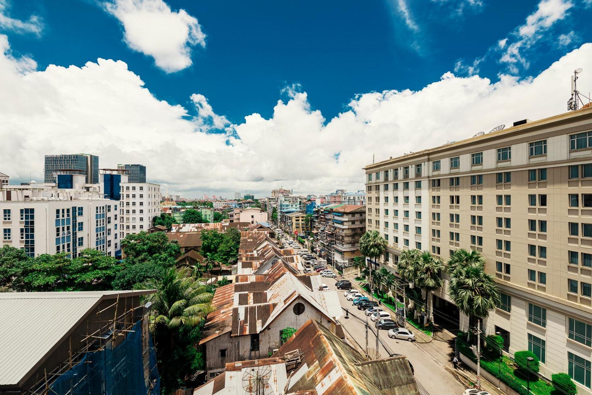 Hotel G Yangon Exteriör bild